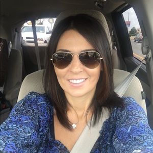 Meet your Posher, Julia